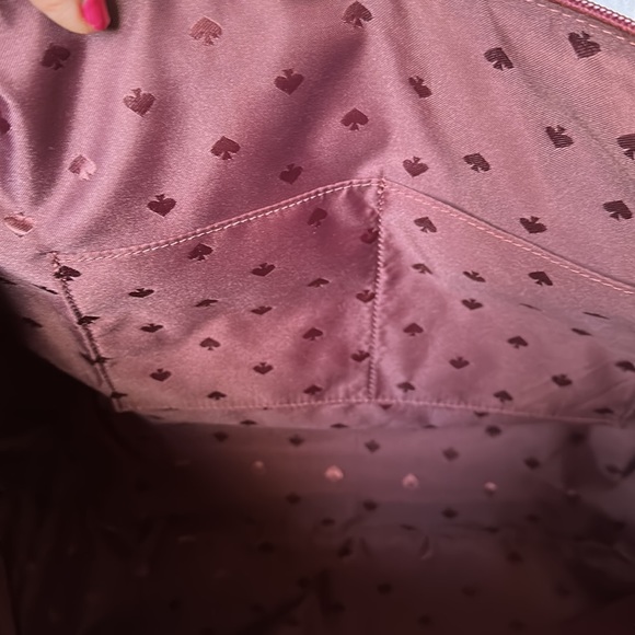 Set Kate Spade Lg tote bag w/ dark pink/mauve dots. W/ large makeup bag. - Picture 7 of 9
